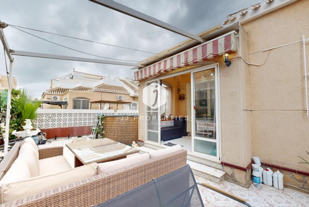 Resale - Chalet -
San Miguel de Salinas - 03193