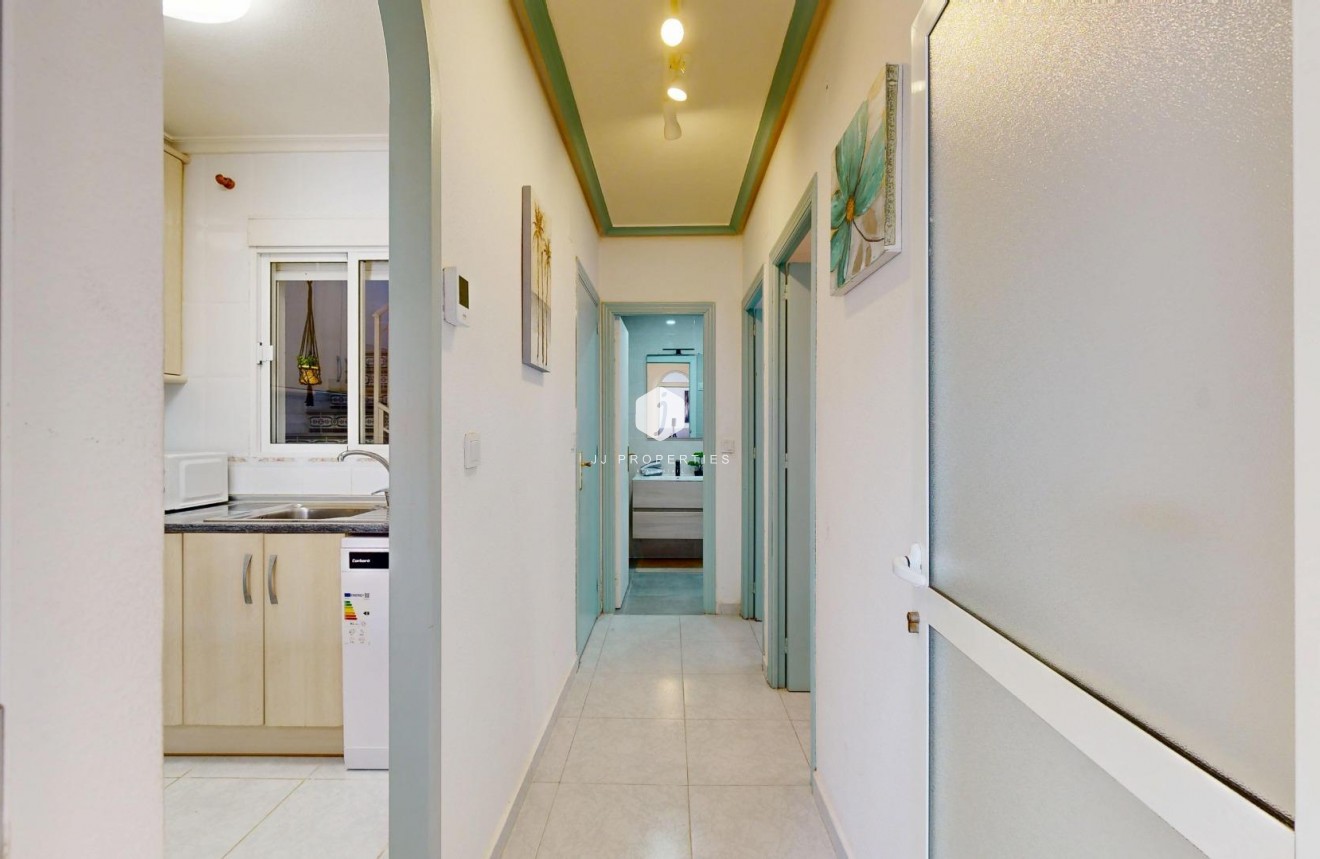 Resale - Chalet -
San Miguel de Salinas - 03193