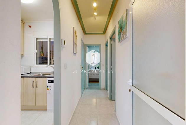 Resale - Chalet -
San Miguel de Salinas - 03193