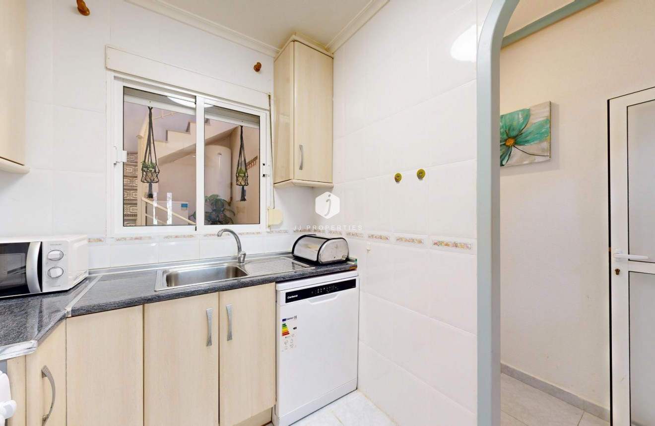 Resale - Chalet -
San Miguel de Salinas - 03193
