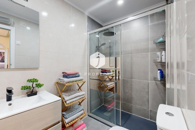 Resale - Chalet -
San Miguel de Salinas - 03193
