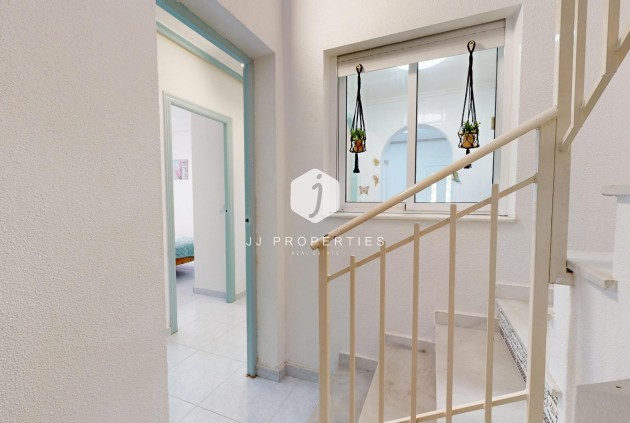Resale - Chalet -
San Miguel de Salinas - 03193