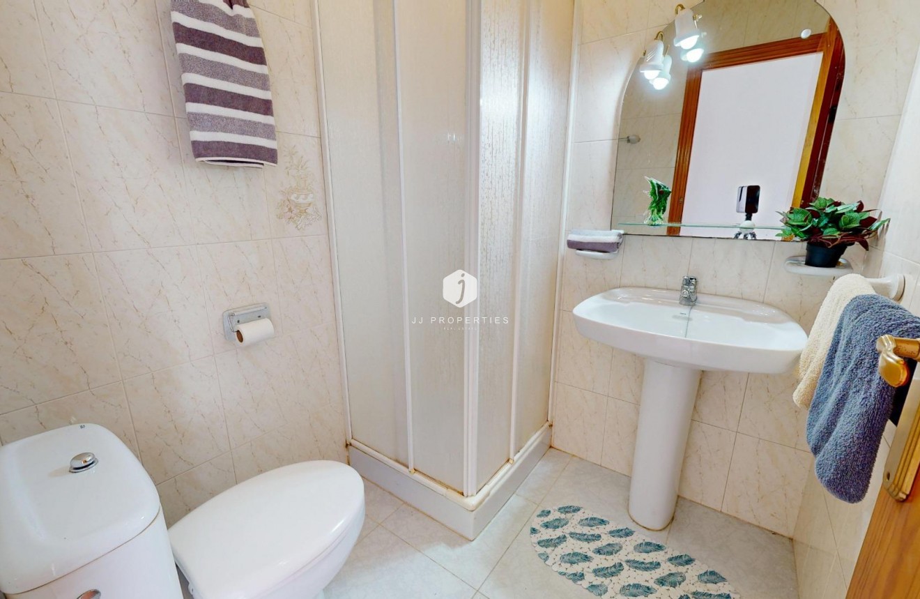 Resale - Chalet -
San Miguel de Salinas - 03193