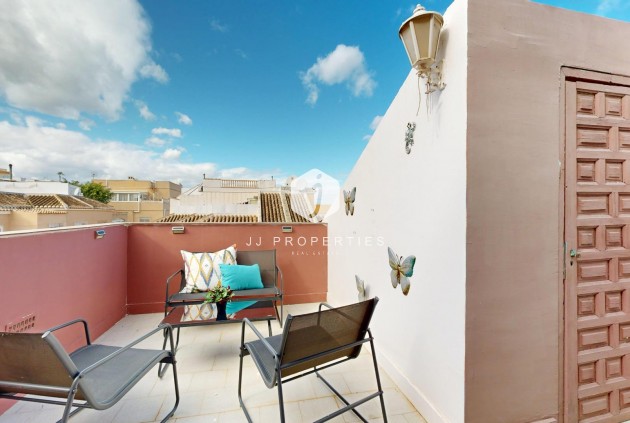 Resale - Chalet -
San Miguel de Salinas - 03193