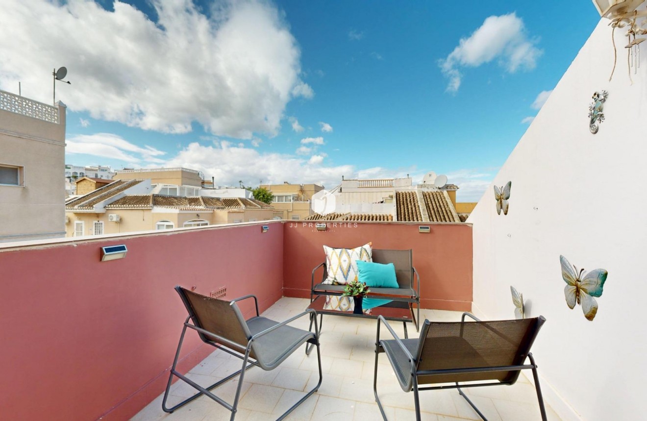 Resale - Chalet -
San Miguel de Salinas - 03193