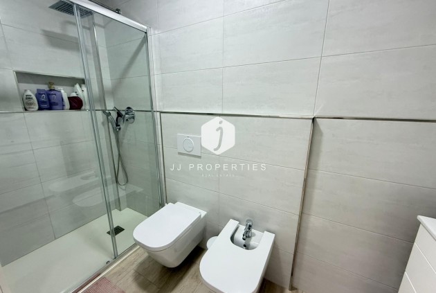 Resale - Chalet -
Torrevieja - El chaparral