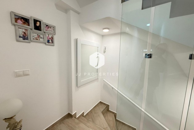 Resale - Chalet -
Torrevieja - El chaparral