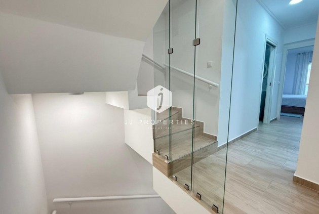 Resale - Chalet -
Torrevieja - El chaparral