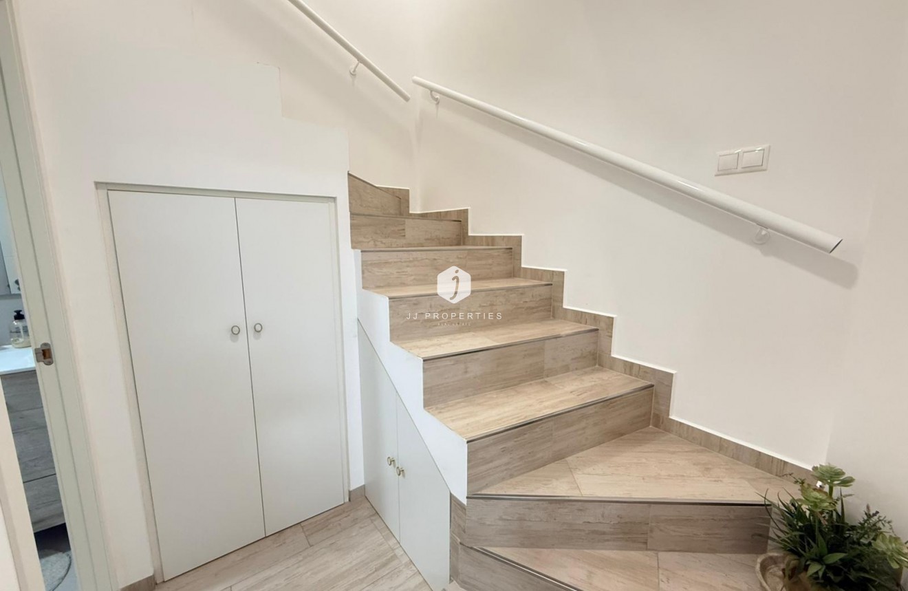 Resale - Chalet -
Torrevieja - El chaparral