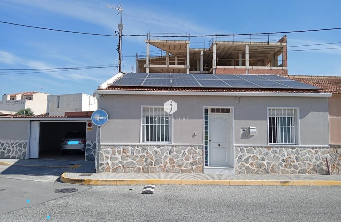 Segunda mano - Chalet -
Los Montesinos - PUEBLO CENTRO