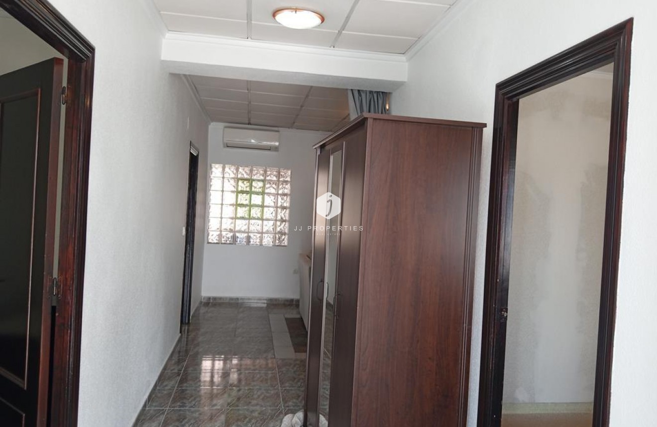 Segunda mano - Chalet -
Los Montesinos - PUEBLO CENTRO