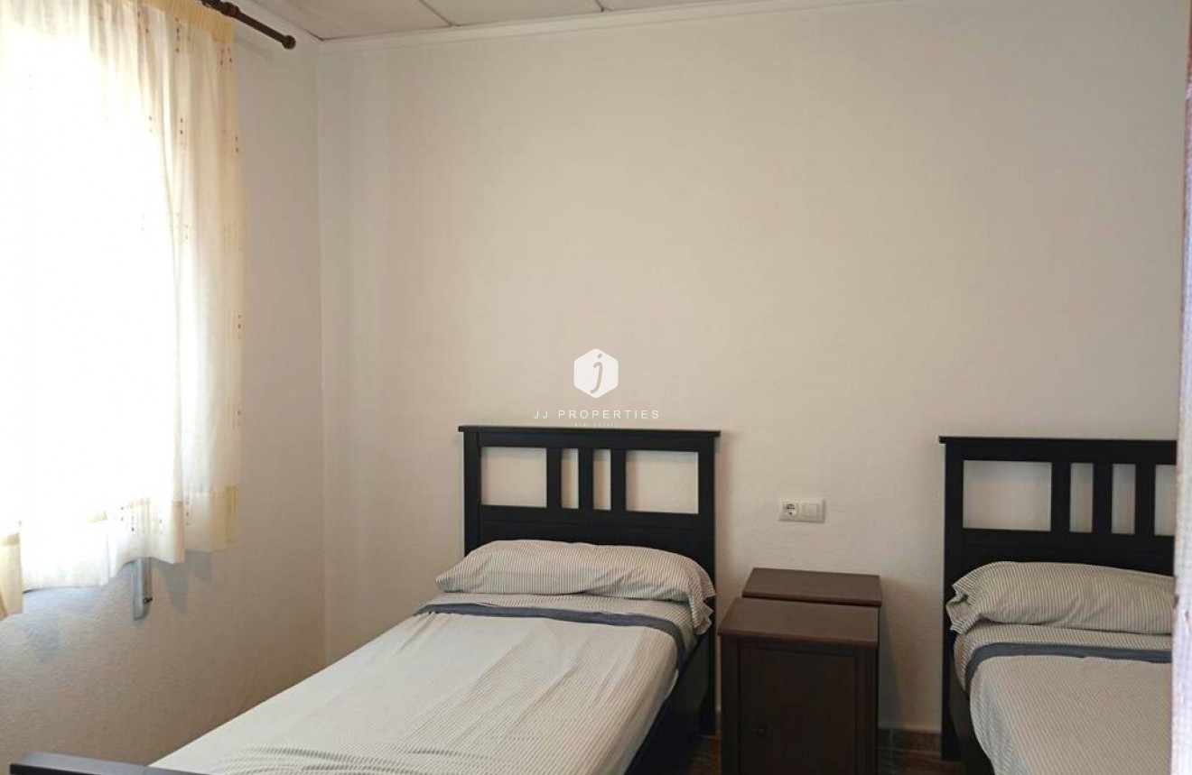 Segunda mano - Chalet -
Los Montesinos - PUEBLO CENTRO
