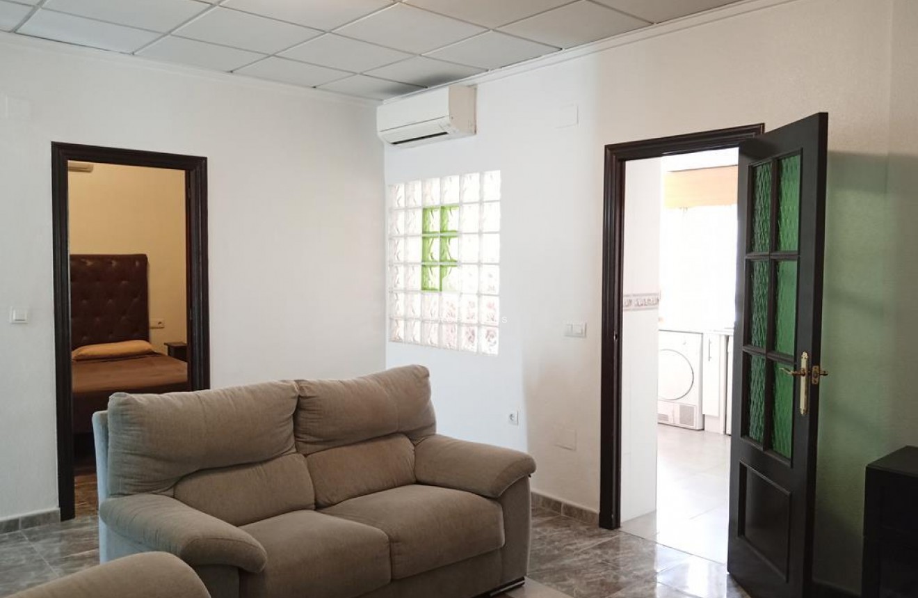 Segunda mano - Chalet -
Los Montesinos - PUEBLO CENTRO