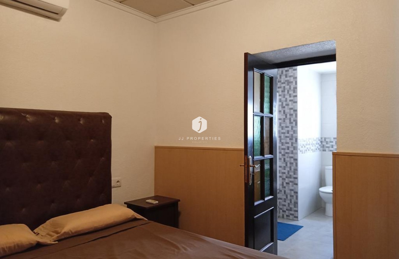 Segunda mano - Chalet -
Los Montesinos - PUEBLO CENTRO