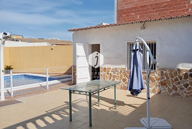 Segunda mano - Chalet -
Los Montesinos - PUEBLO CENTRO
