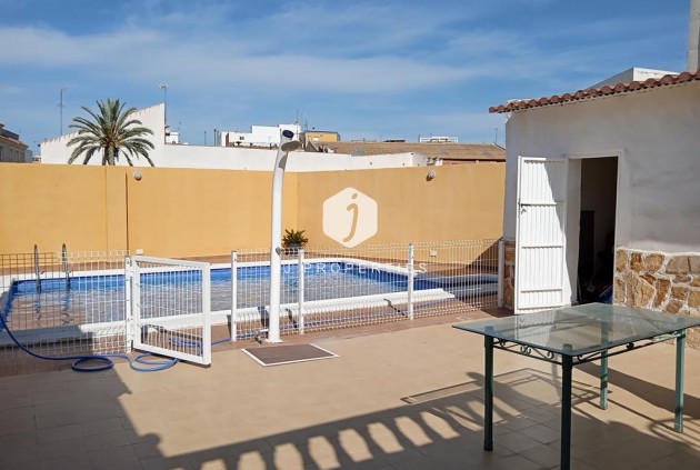 Segunda mano - Chalet -
Los Montesinos - PUEBLO CENTRO