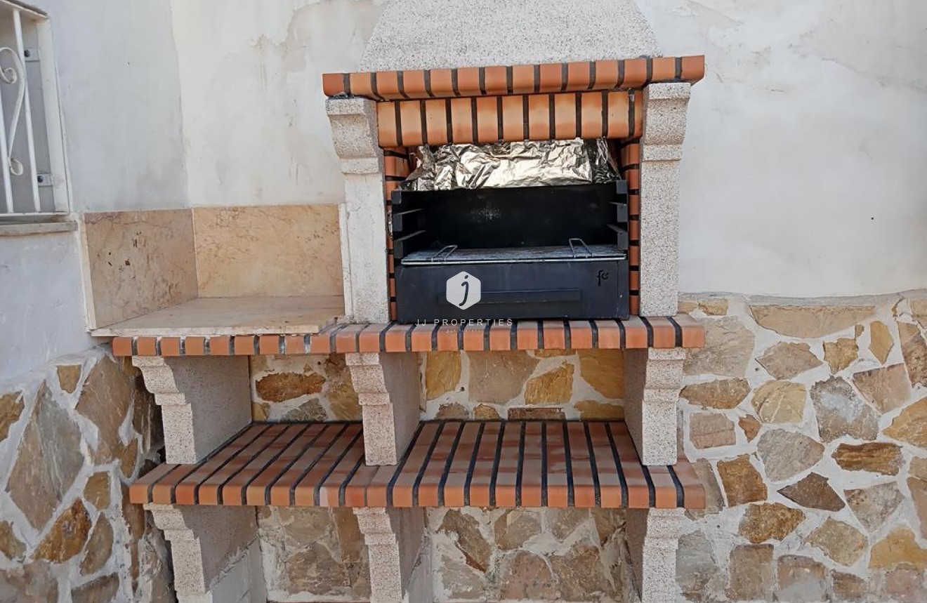 Segunda mano - Chalet -
Los Montesinos - PUEBLO CENTRO