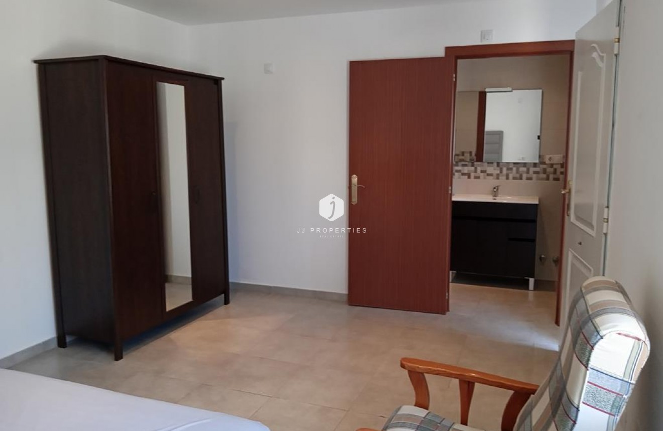 Segunda mano - Chalet -
Los Montesinos - PUEBLO CENTRO