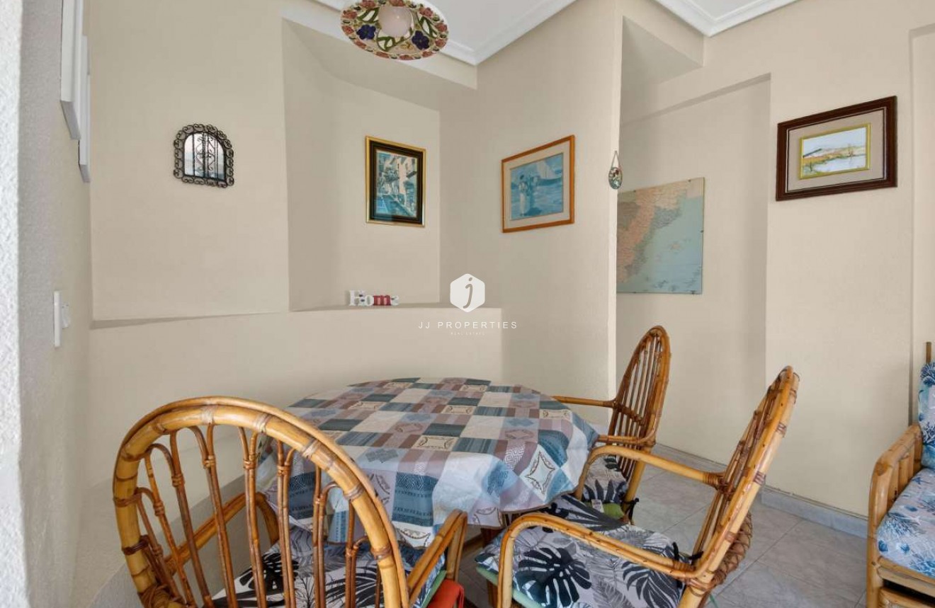 Tweedehands - Appartement / flat -
Punta Prima - Costa Blanca