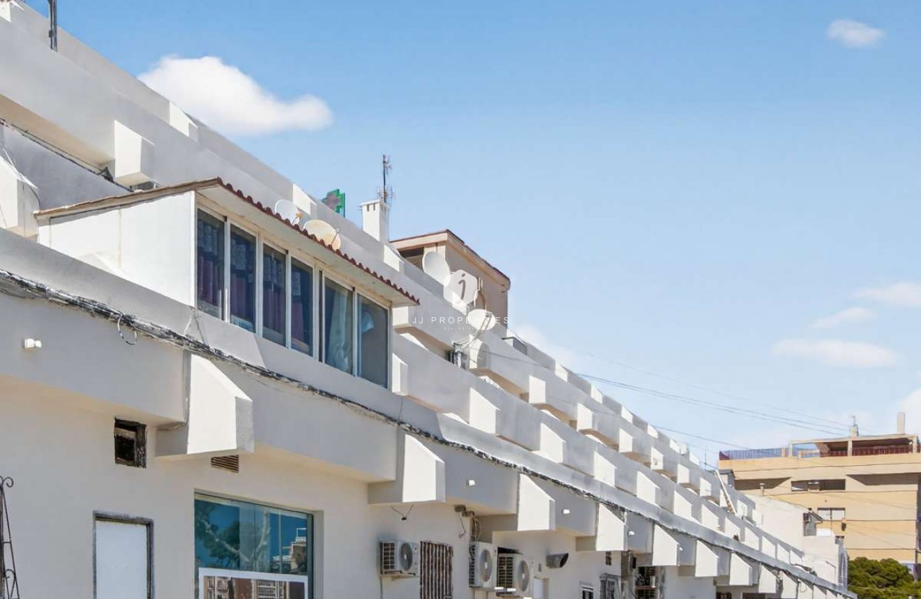Tweedehands - Appartement / flat -
Punta Prima - Costa Blanca