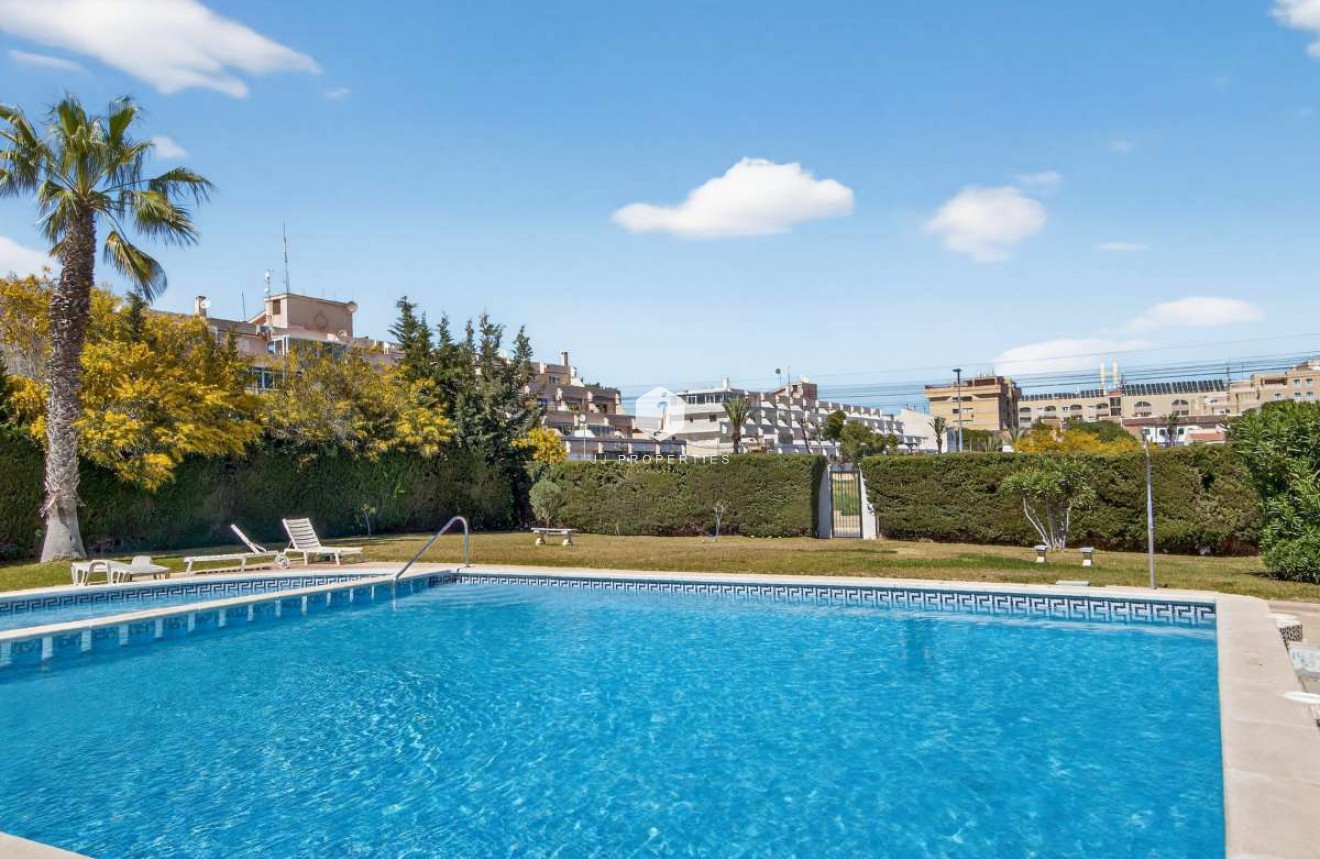 Tweedehands - Appartement / flat -
Punta Prima - Costa Blanca