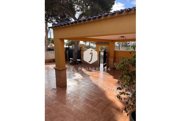 Resale - Chalet -
Orihuela Costa - Punta Prima