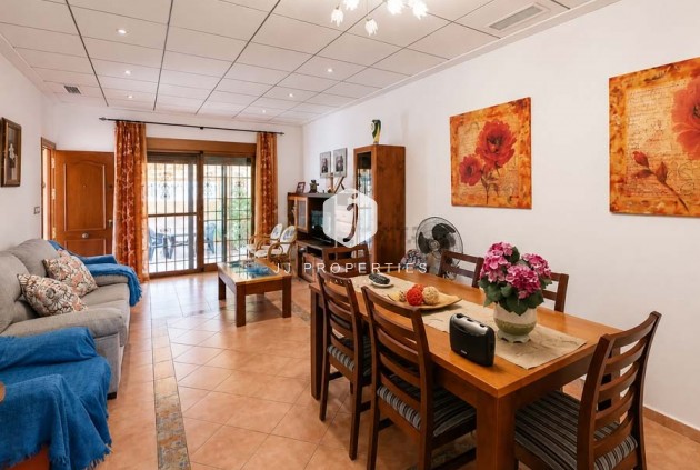 Resale - Chalet -
Orihuela Costa - Punta Prima
