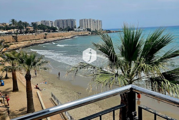 Resale - Chalet -
Orihuela Costa - Punta Prima