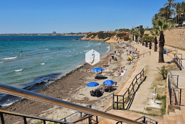 Resale - Chalet -
Orihuela Costa - Punta Prima