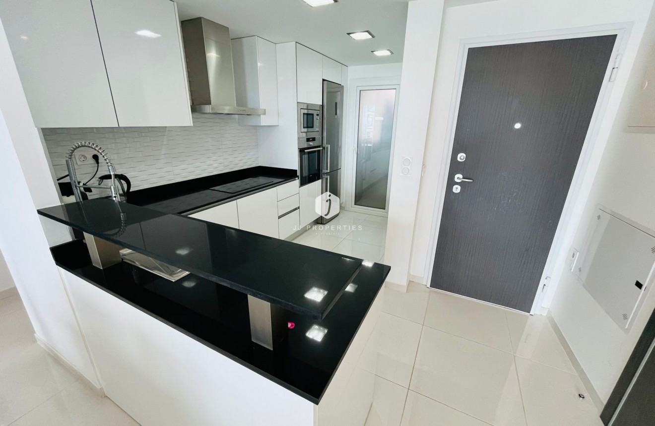 Resale - Apartment / flat -
Punta Prima - Costa Blanca