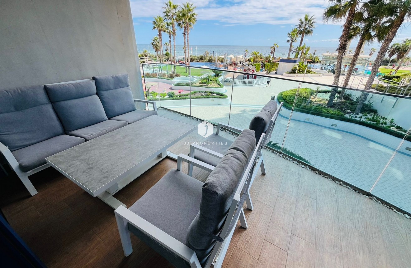 Resale - Apartment / flat -
Punta Prima - Costa Blanca