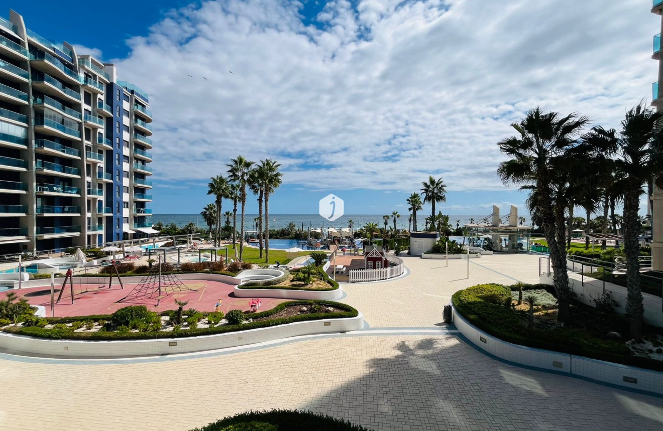 Resale - Apartment / flat -
Punta Prima - Costa Blanca