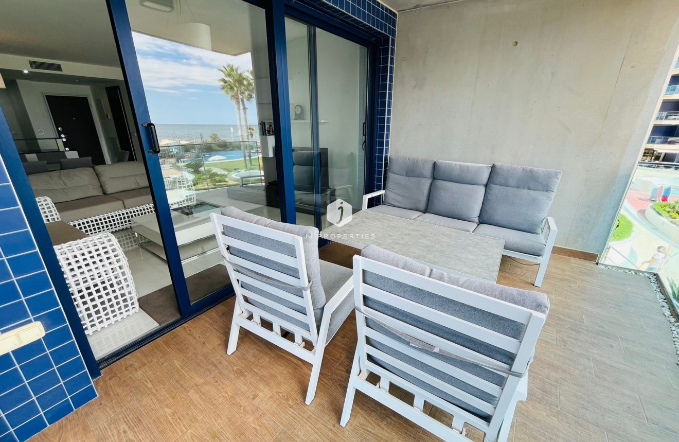 Resale - Apartment / flat -
Punta Prima - Costa Blanca