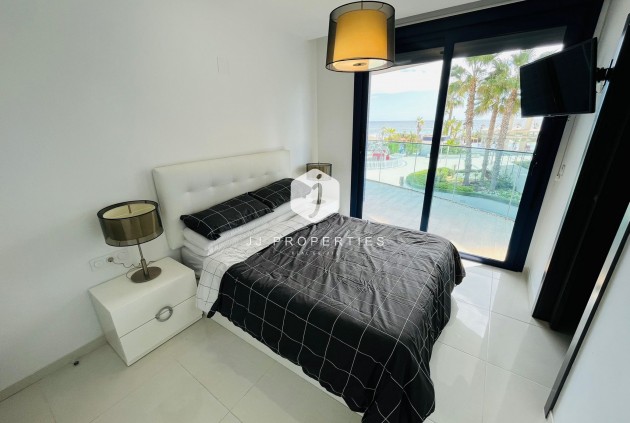 Resale - Apartment / flat -
Punta Prima - Costa Blanca