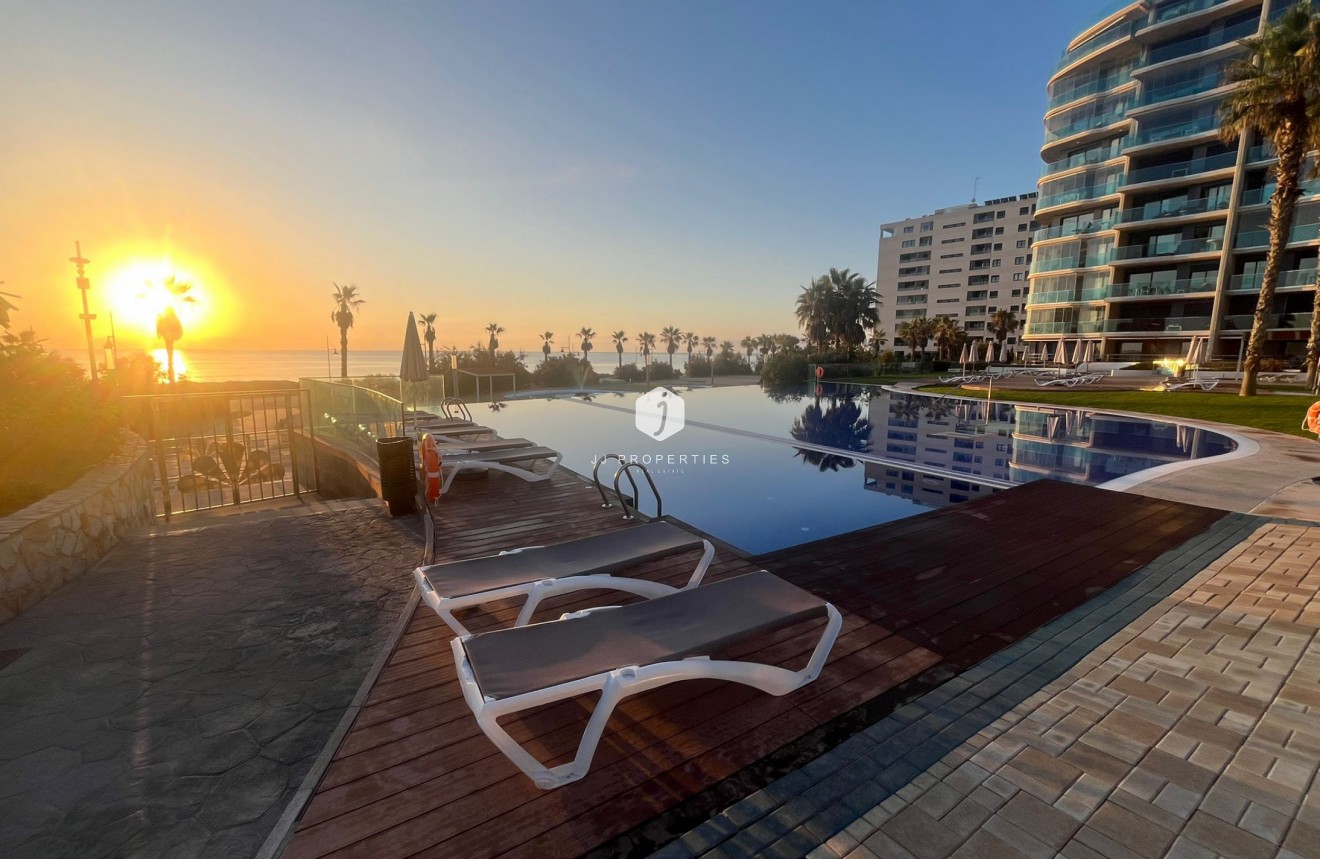 Resale - Apartment / flat -
Punta Prima - Costa Blanca