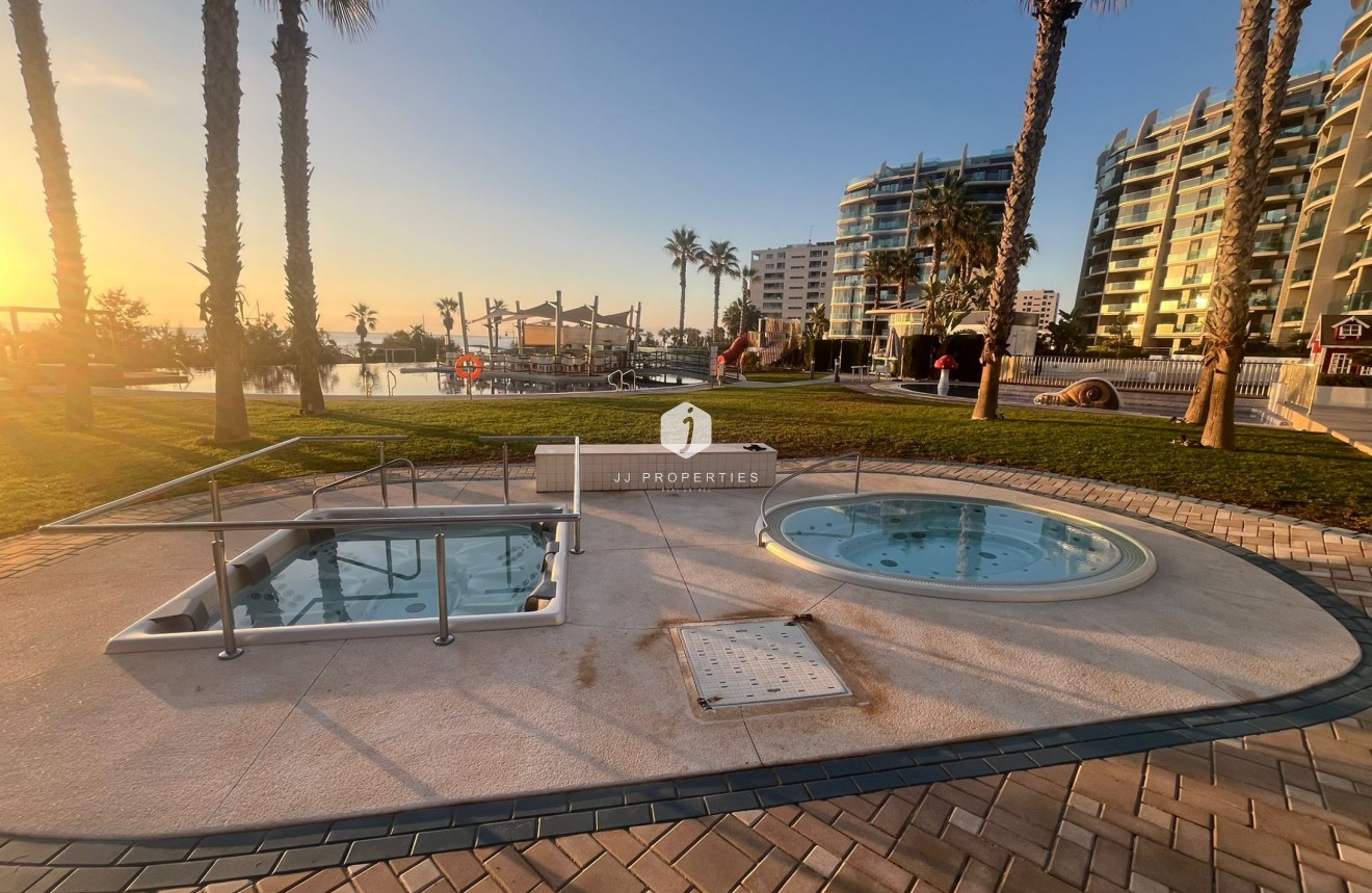 Resale - Apartment / flat -
Punta Prima - Costa Blanca