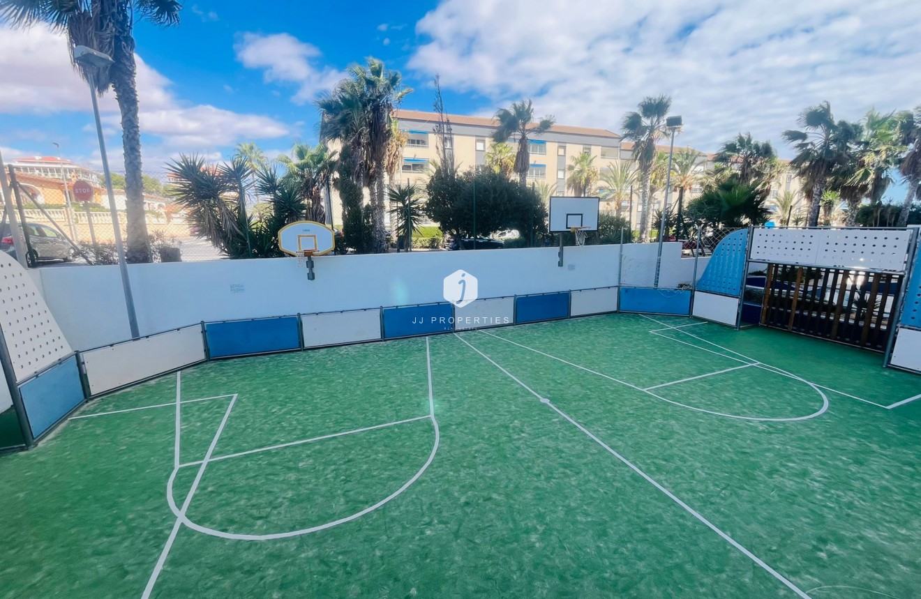Resale - Apartment / flat -
Punta Prima - Costa Blanca
