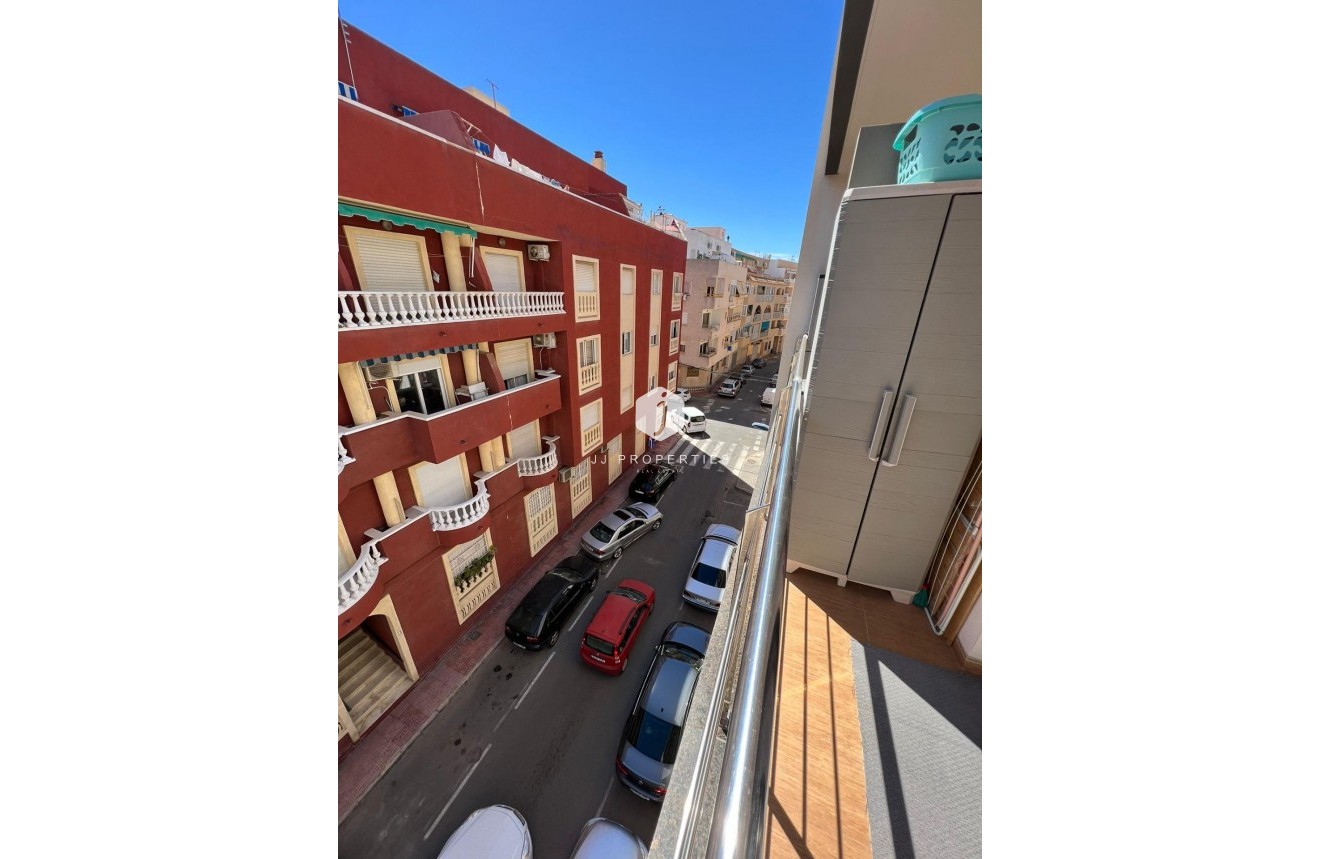 D'occasion - Appartement -
Torrevieja - Centro