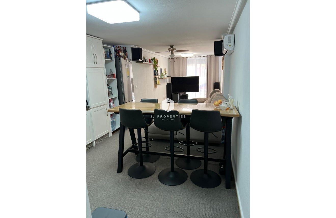 D'occasion - Appartement -
Torrevieja - Centro