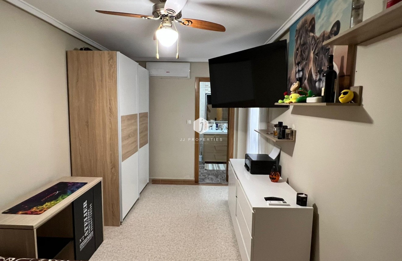 D'occasion - Appartement -
Torrevieja - Centro