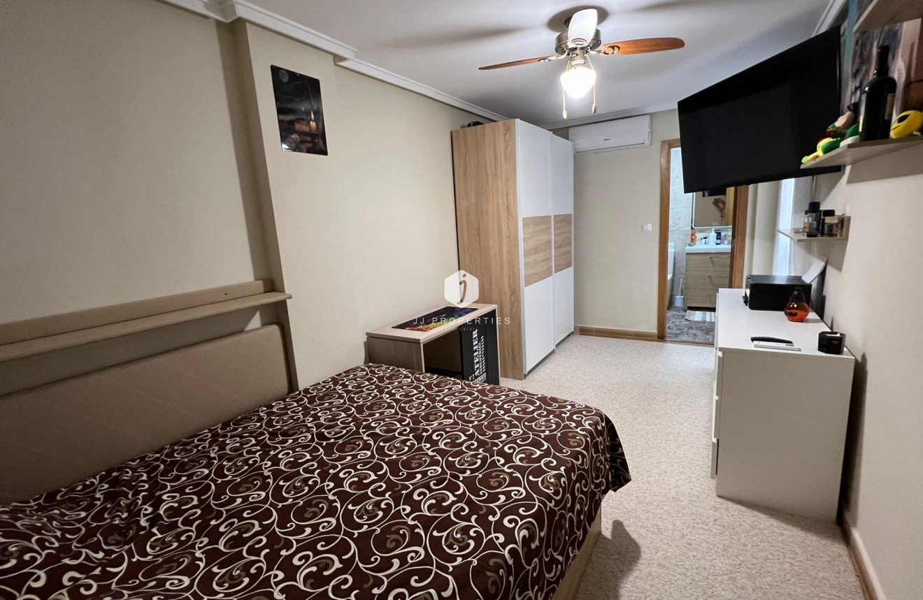 D'occasion - Appartement -
Torrevieja - Centro