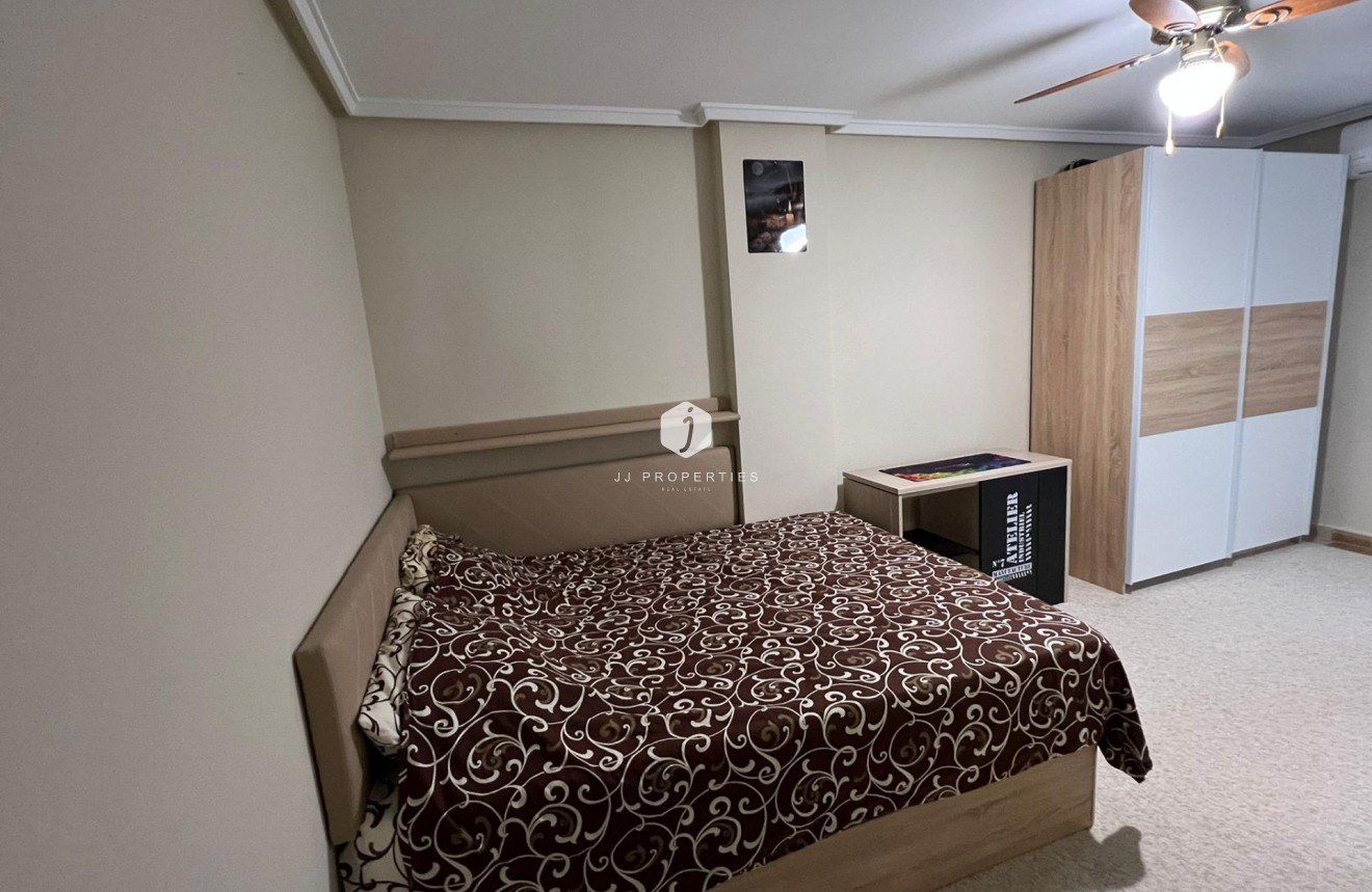 D'occasion - Appartement -
Torrevieja - Centro