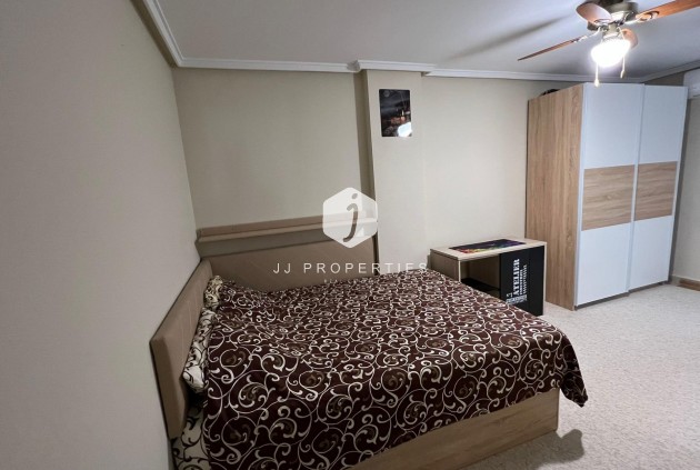 D'occasion - Appartement -
Torrevieja - Centro