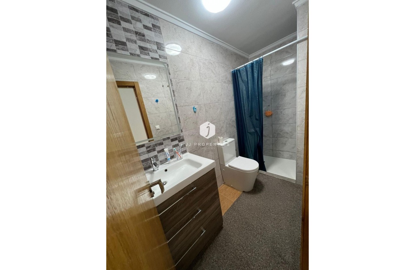 D'occasion - Appartement -
Torrevieja - Centro