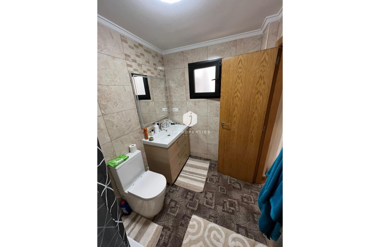 D'occasion - Appartement -
Torrevieja - Centro