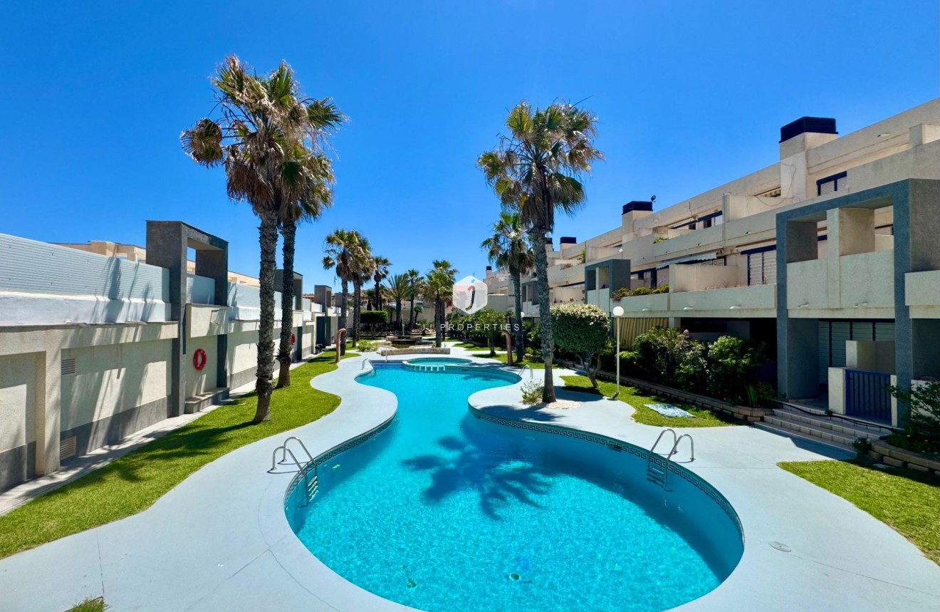 Z drugiej ręki - Mieszkanie w bloku -
Torrevieja - Torre la mata