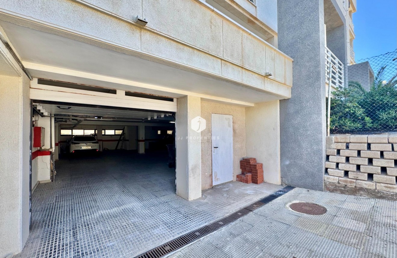 Z drugiej ręki - Mieszkanie w bloku -
Torrevieja - Torre la mata