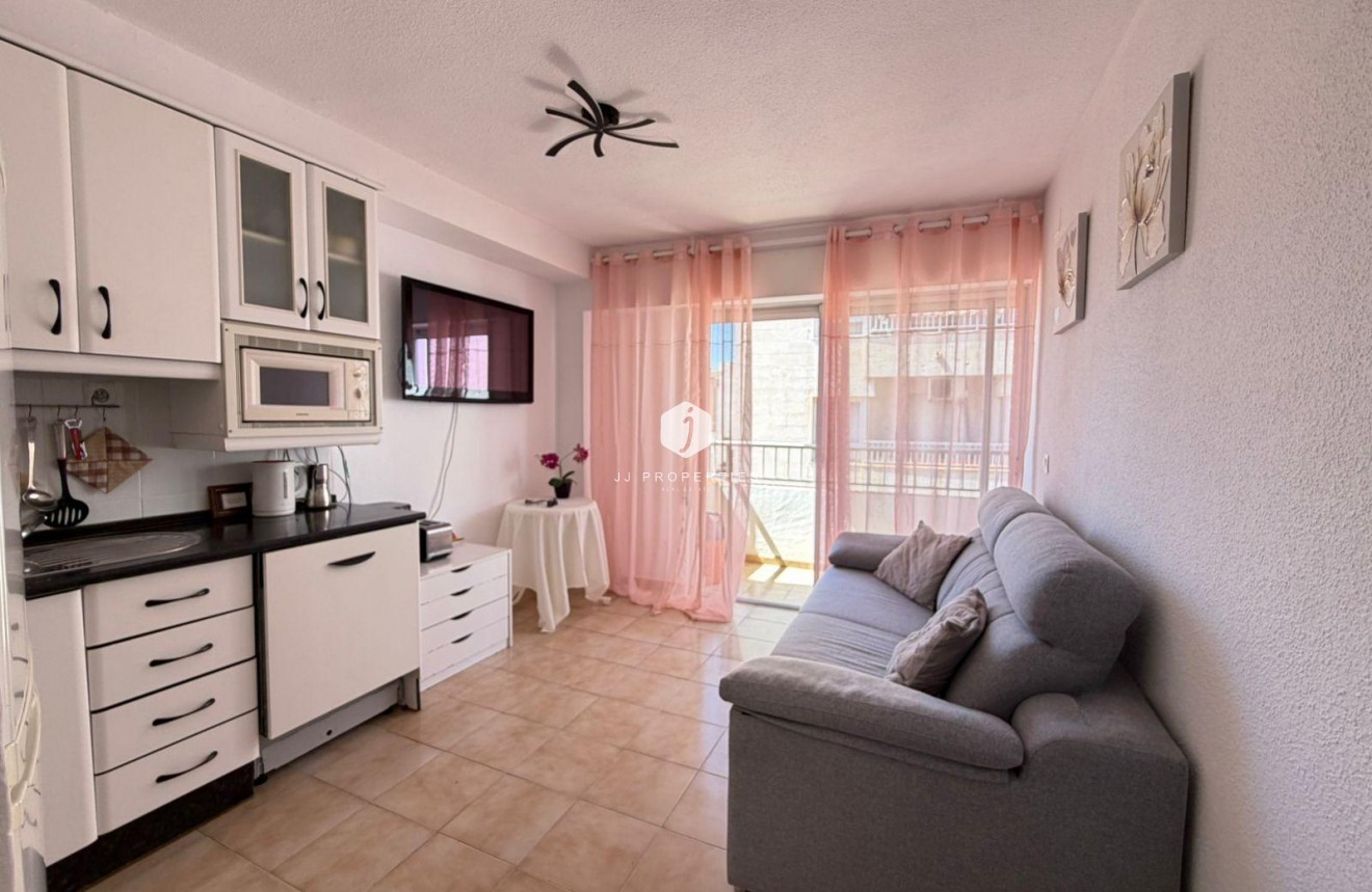 Tweedehands - Appartement / flat -
Torrevieja - Centro
