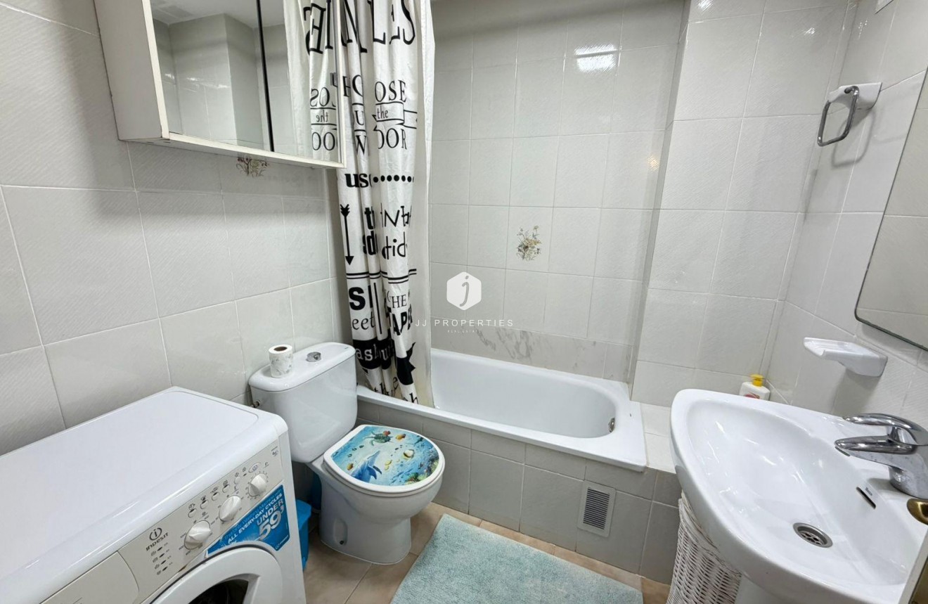 Tweedehands - Appartement / flat -
Torrevieja - Centro