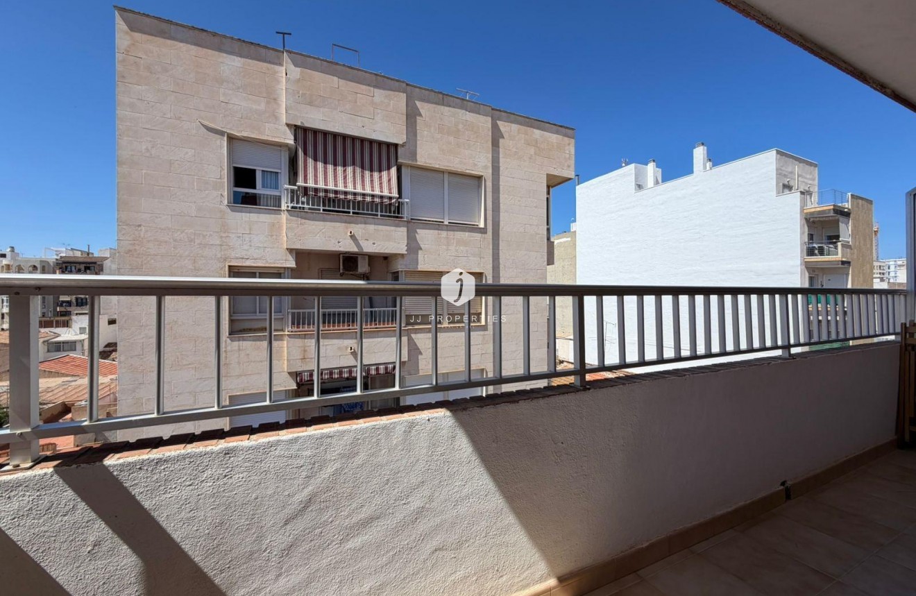 Tweedehands - Appartement / flat -
Torrevieja - Centro